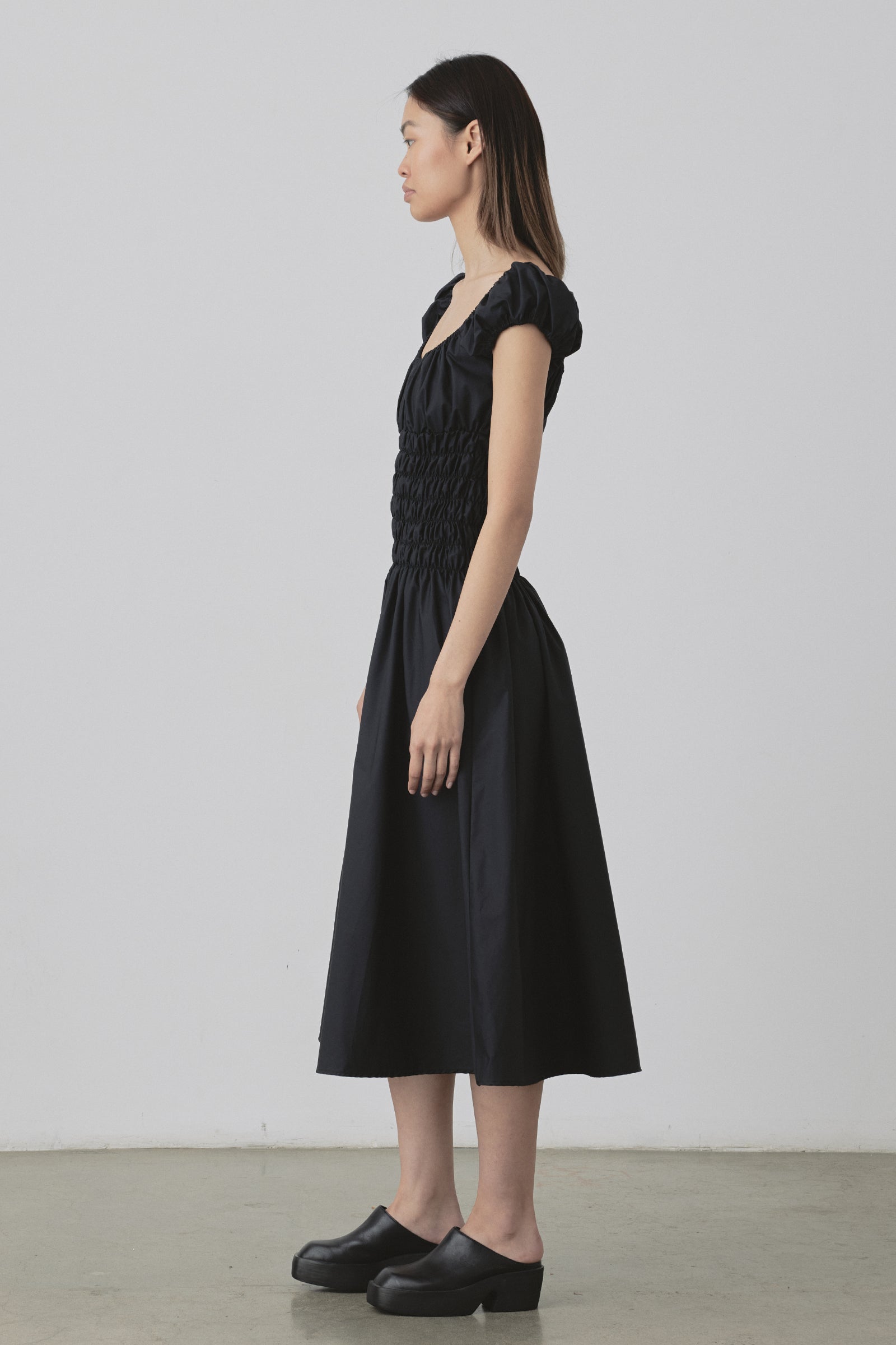 Scrunch Dress in Black