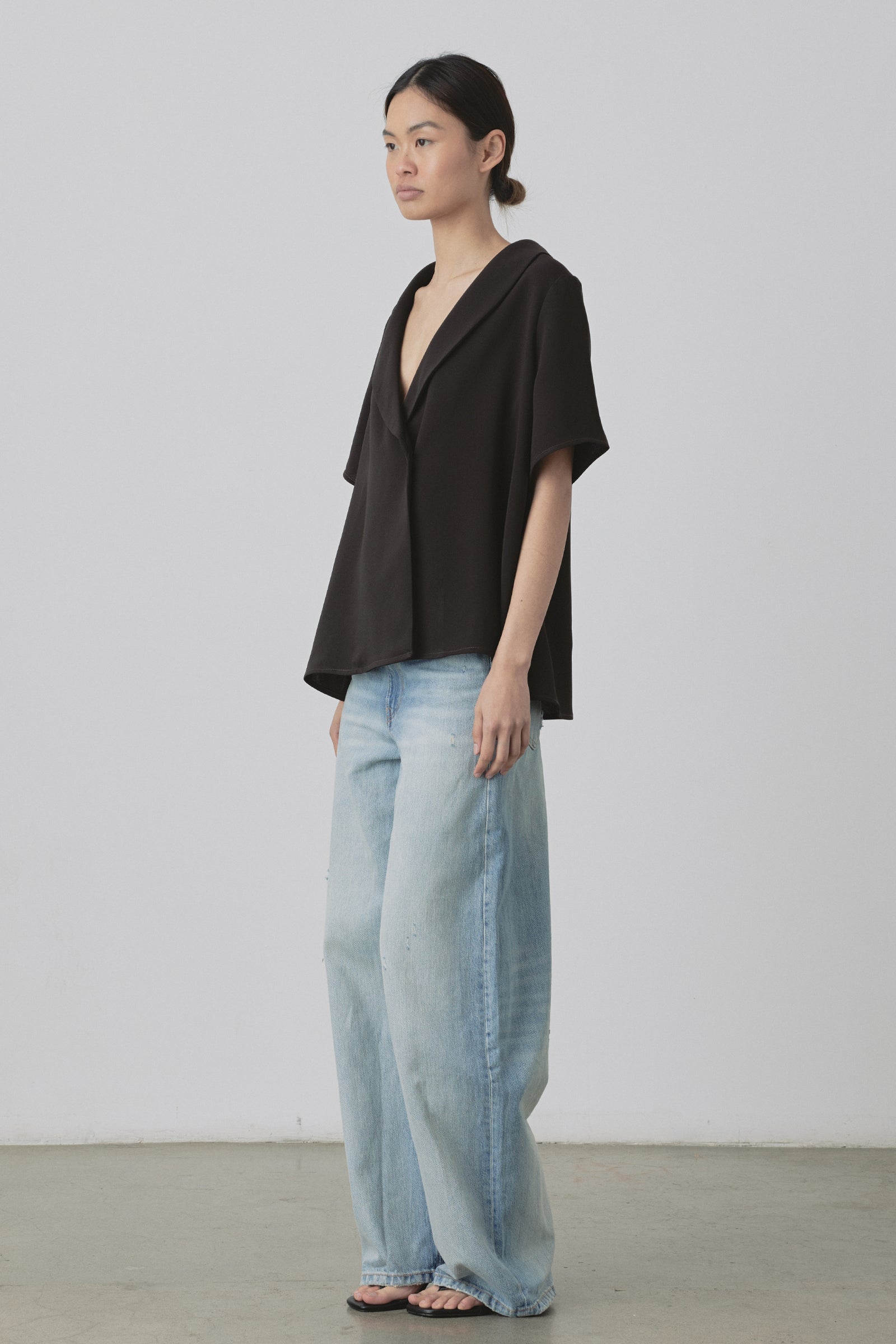 Yin SS Shirt in Chocolate