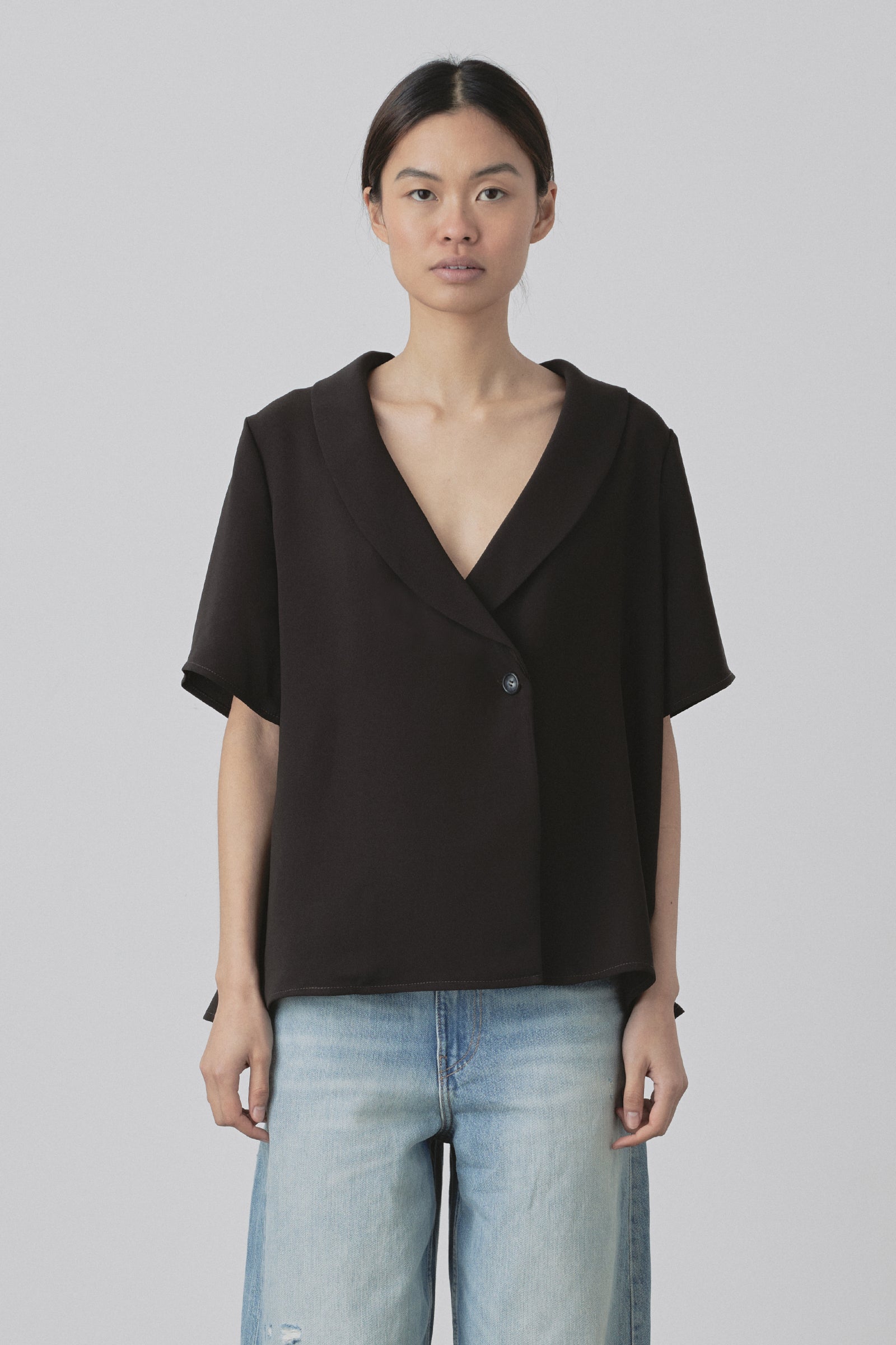 Yin SS Shirt in Chocolate