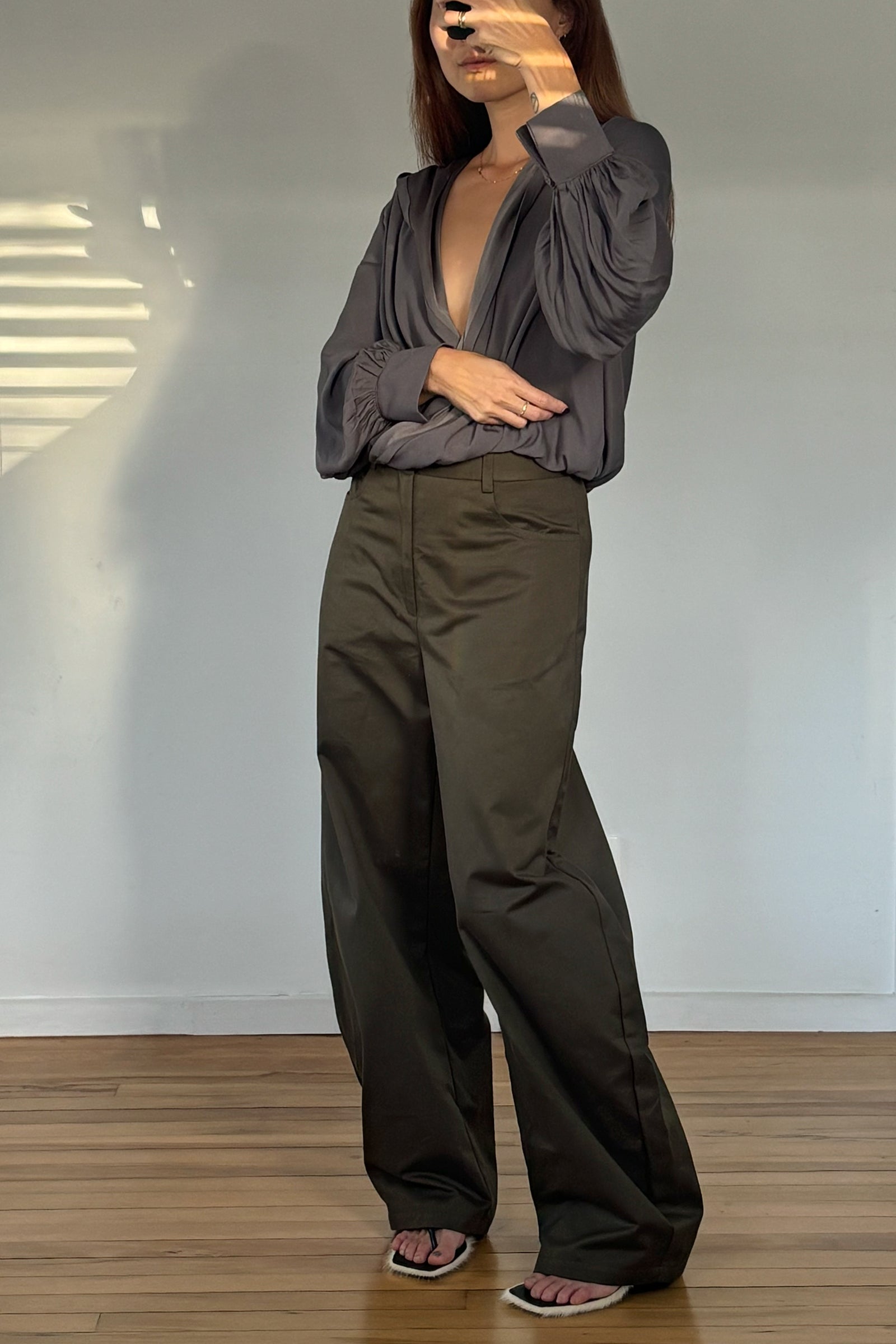 Barrel Trouser in Khaki