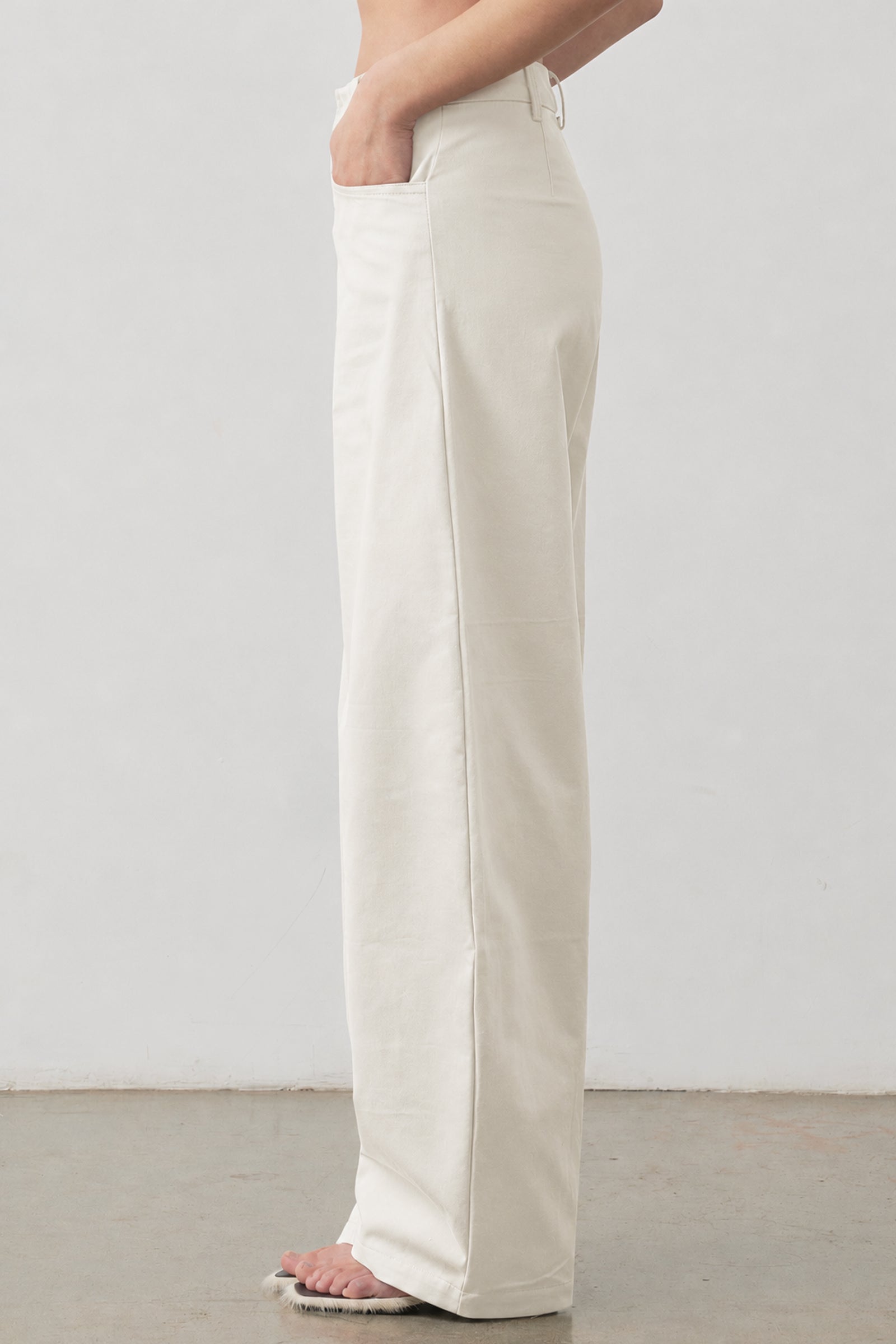 Barrel Trouser in Ivory