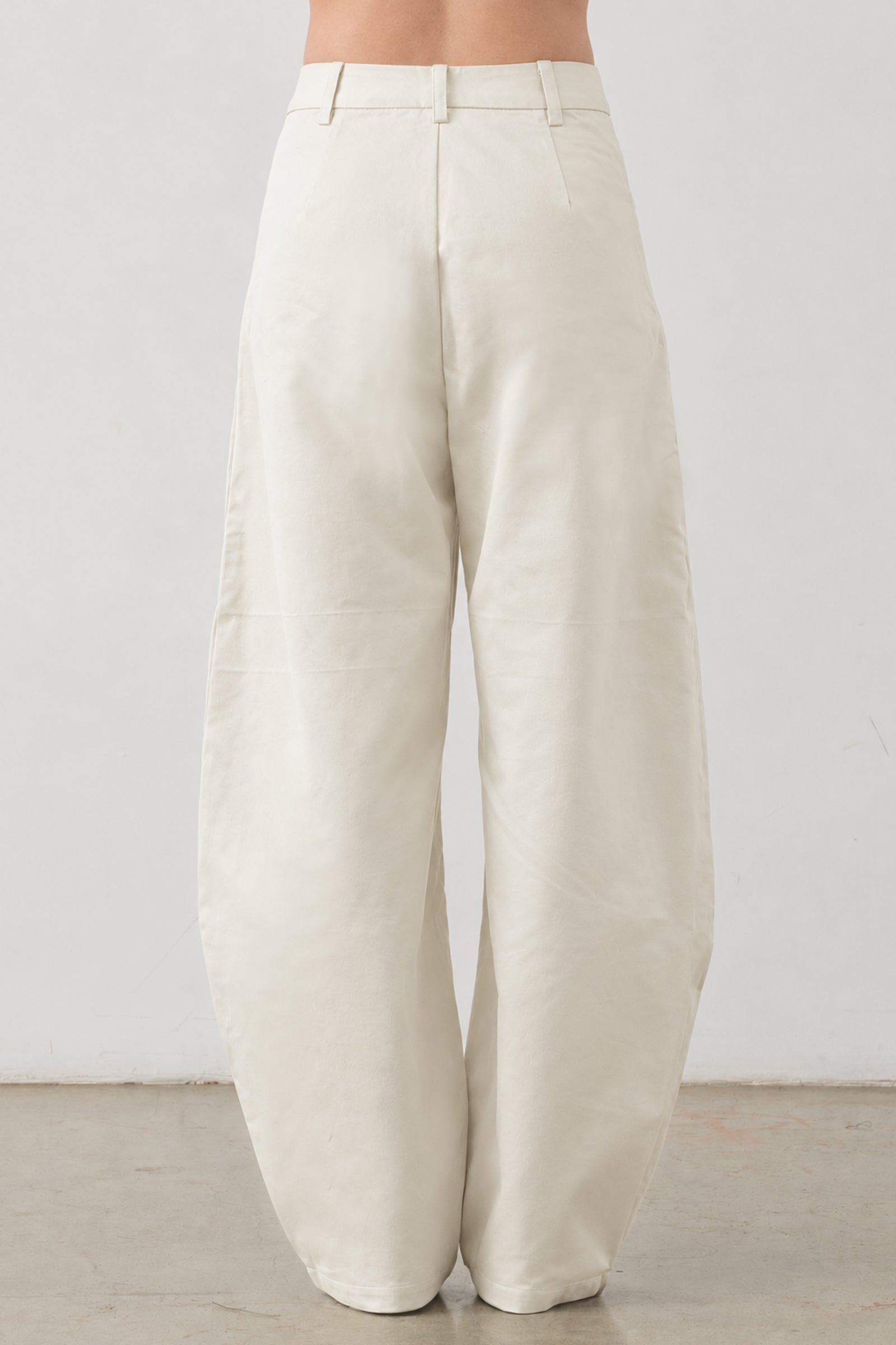 Barrel Trouser in Ivory