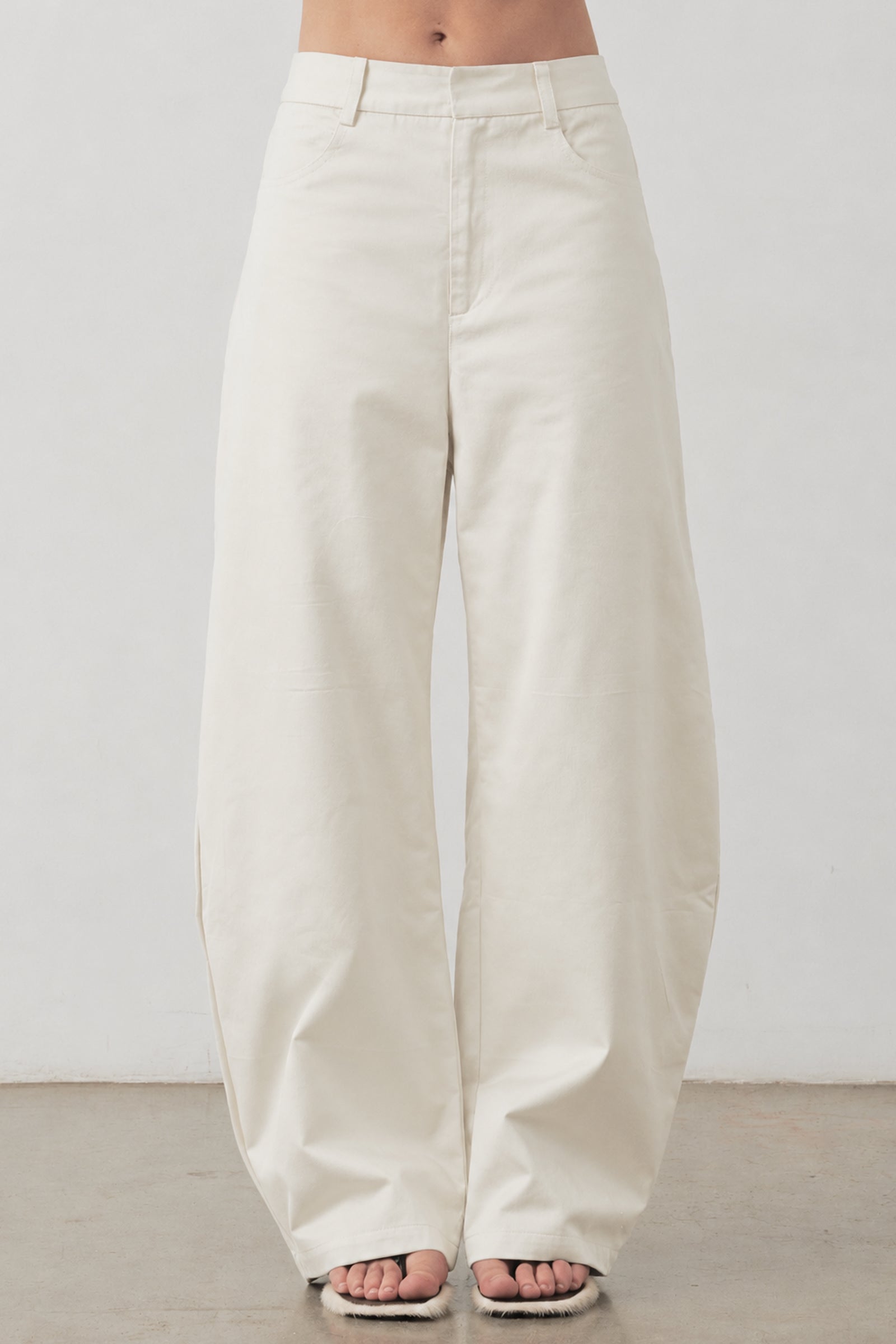 Barrel Trouser in Ivory