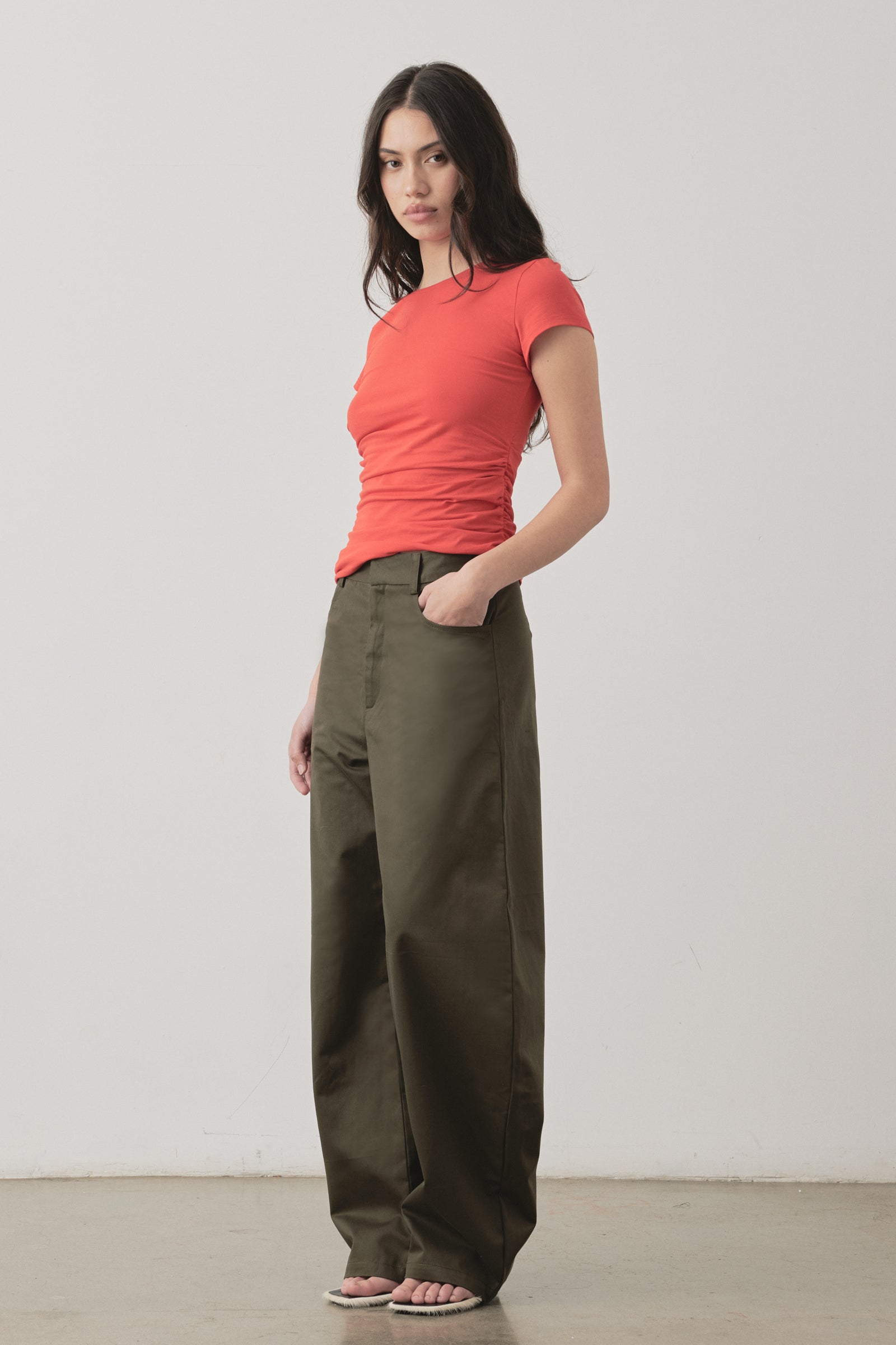 Pantalon à jambe large kaki