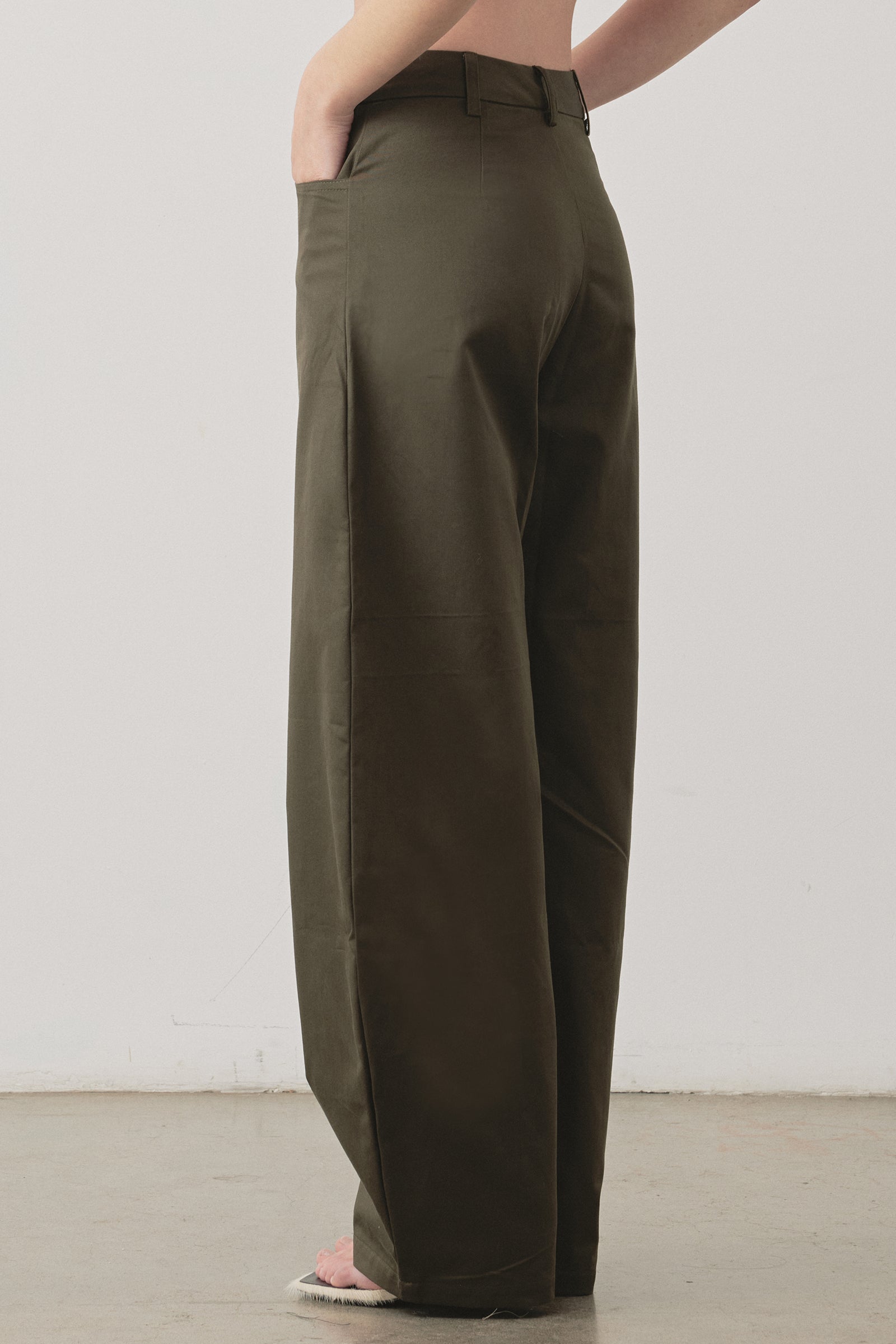 Pantalon à jambe large kaki