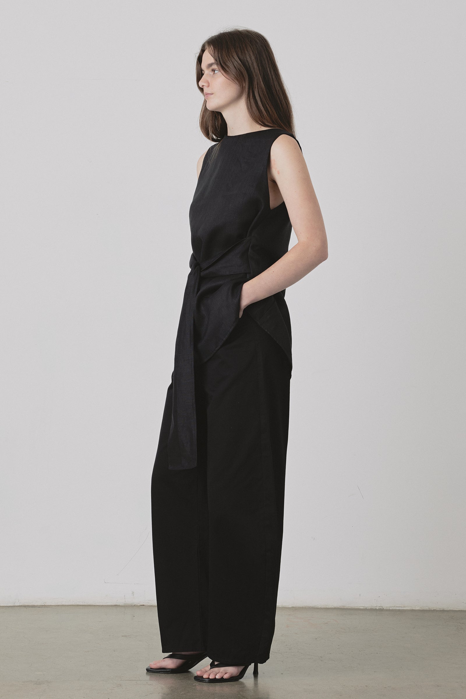 Barrel Leg Trouser in Black