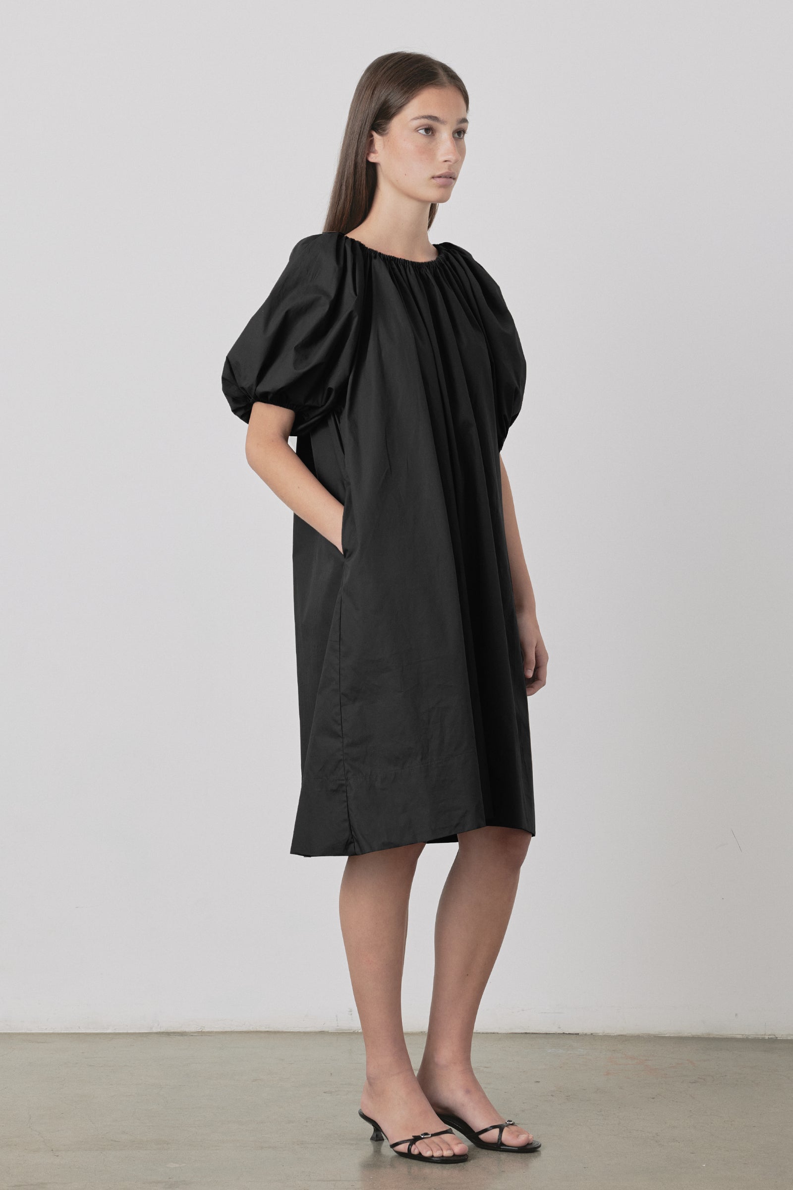 Bloom SS Midi Dress in Black