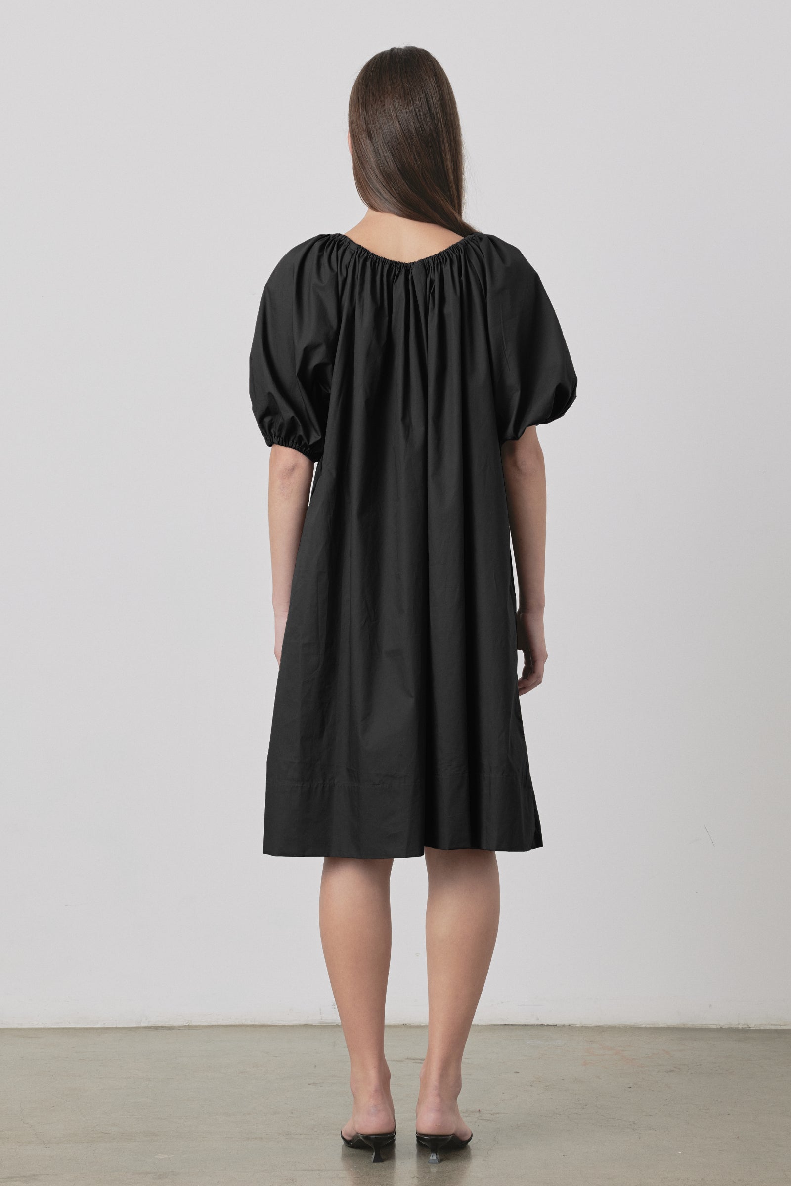 Bloom SS Midi Dress in Black