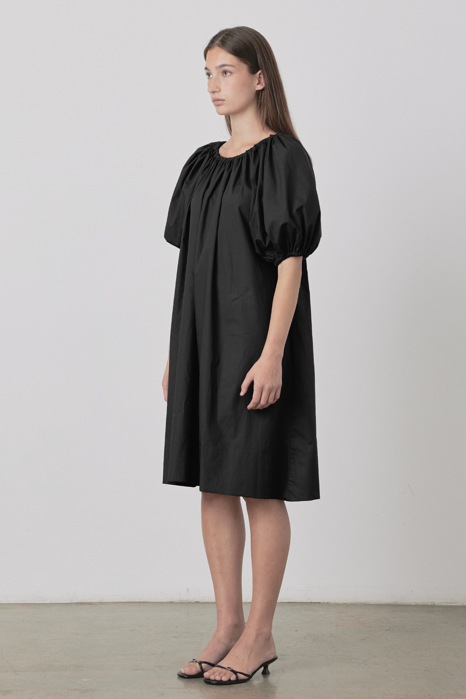 Bloom SS Midi Dress in Black