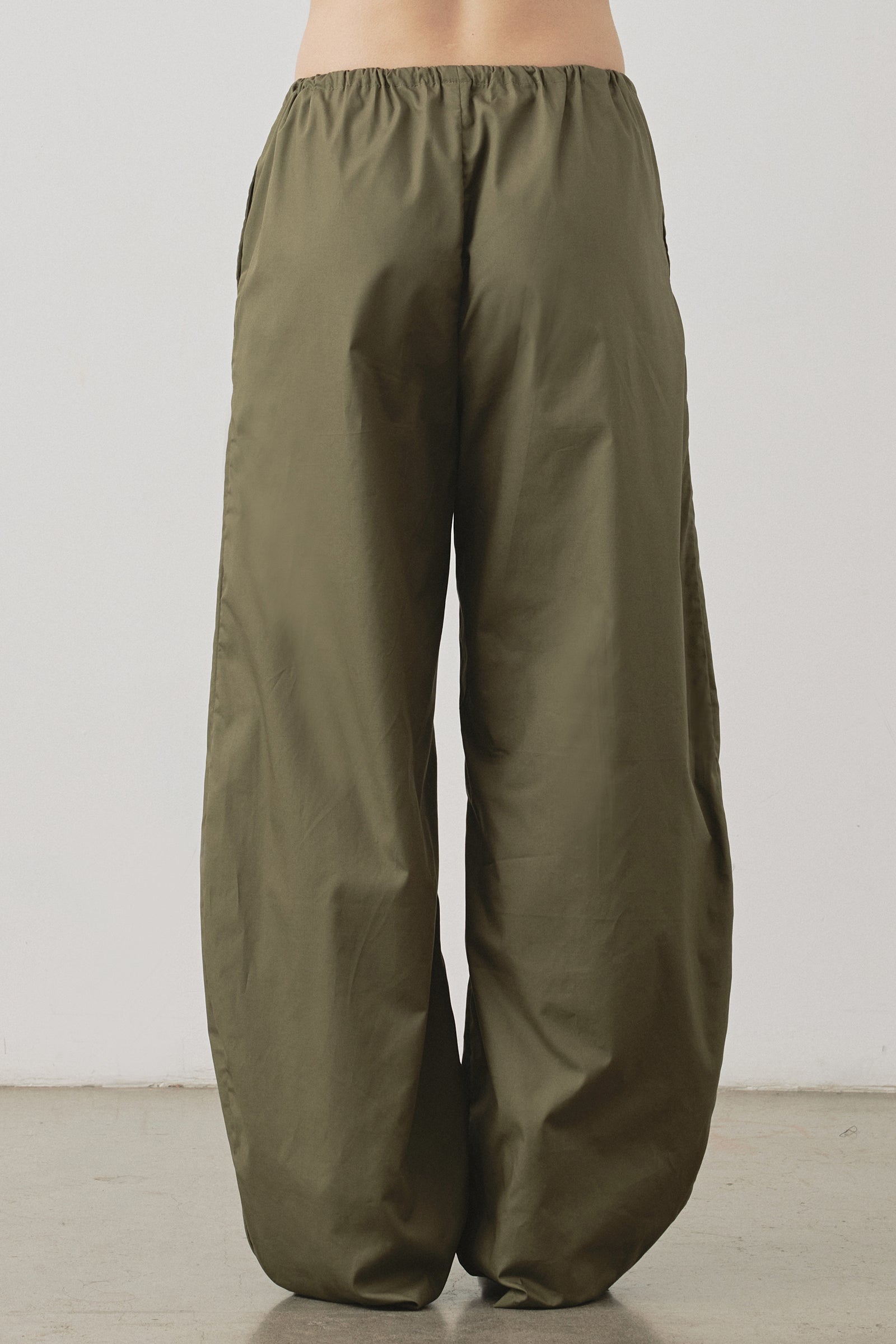 Pantalon baril à cordon de serrage kaki