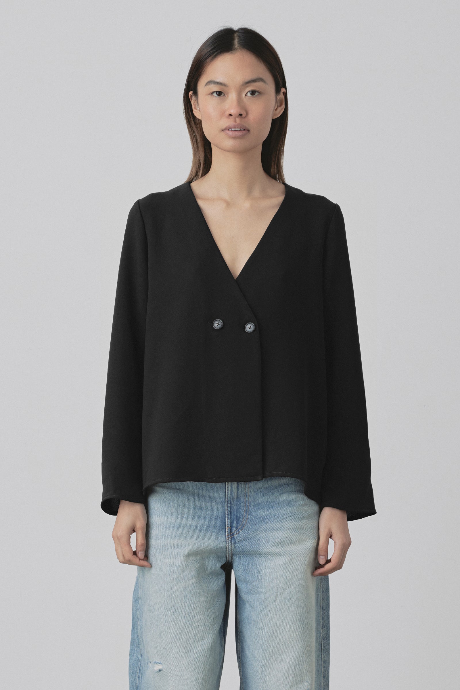 Ease Overshirt in Black