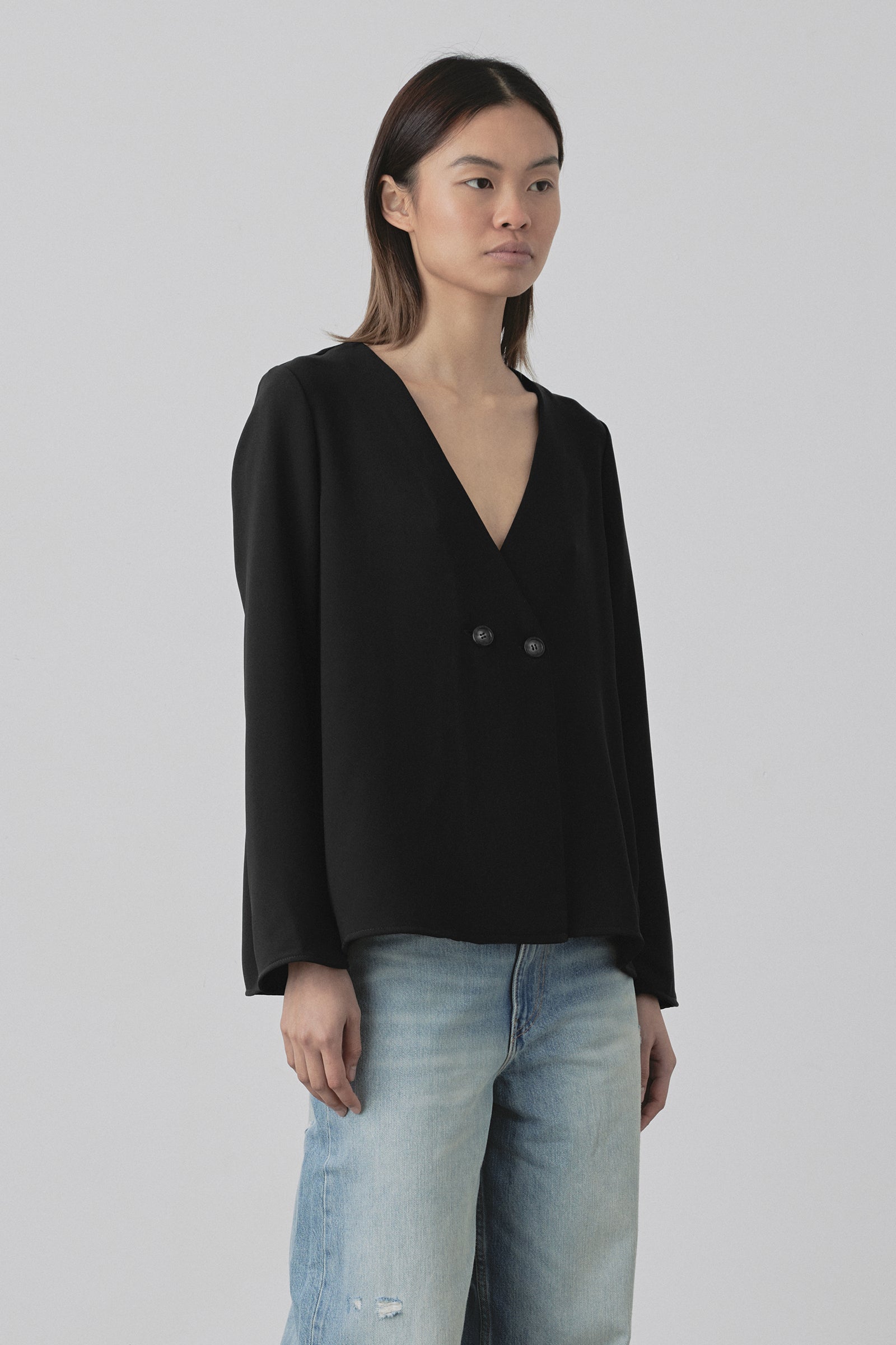Ease Overshirt in Black