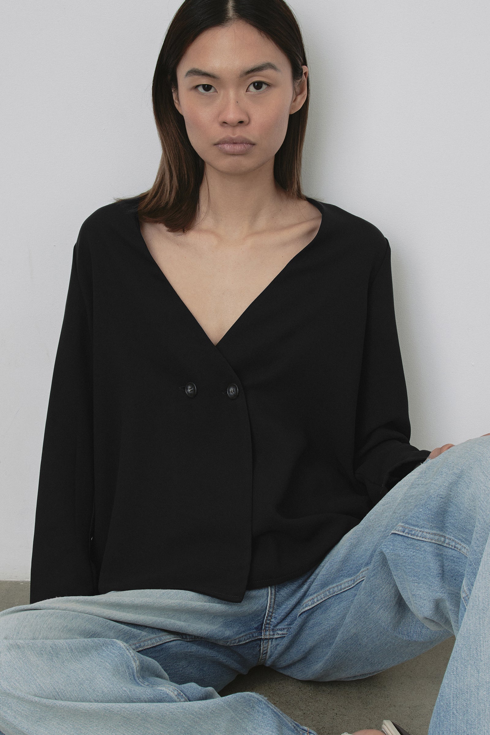 Ease Overshirt in Black