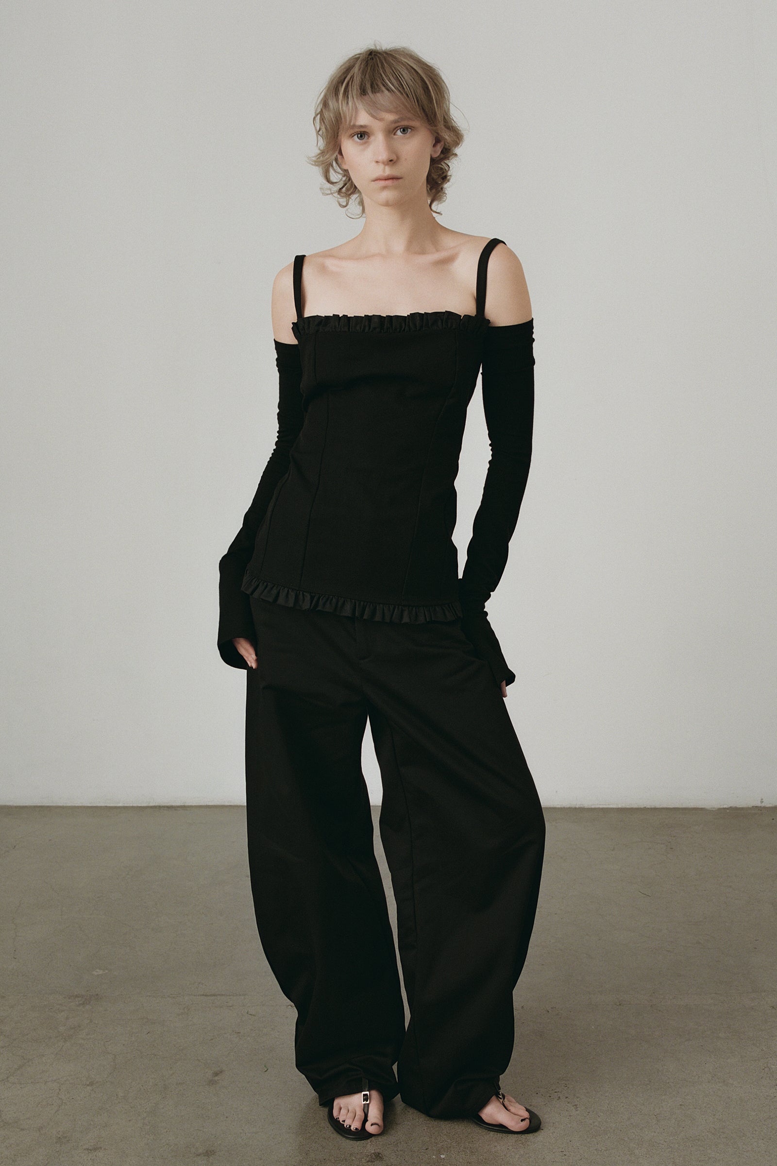 Barrel Cotton Trouser in Black