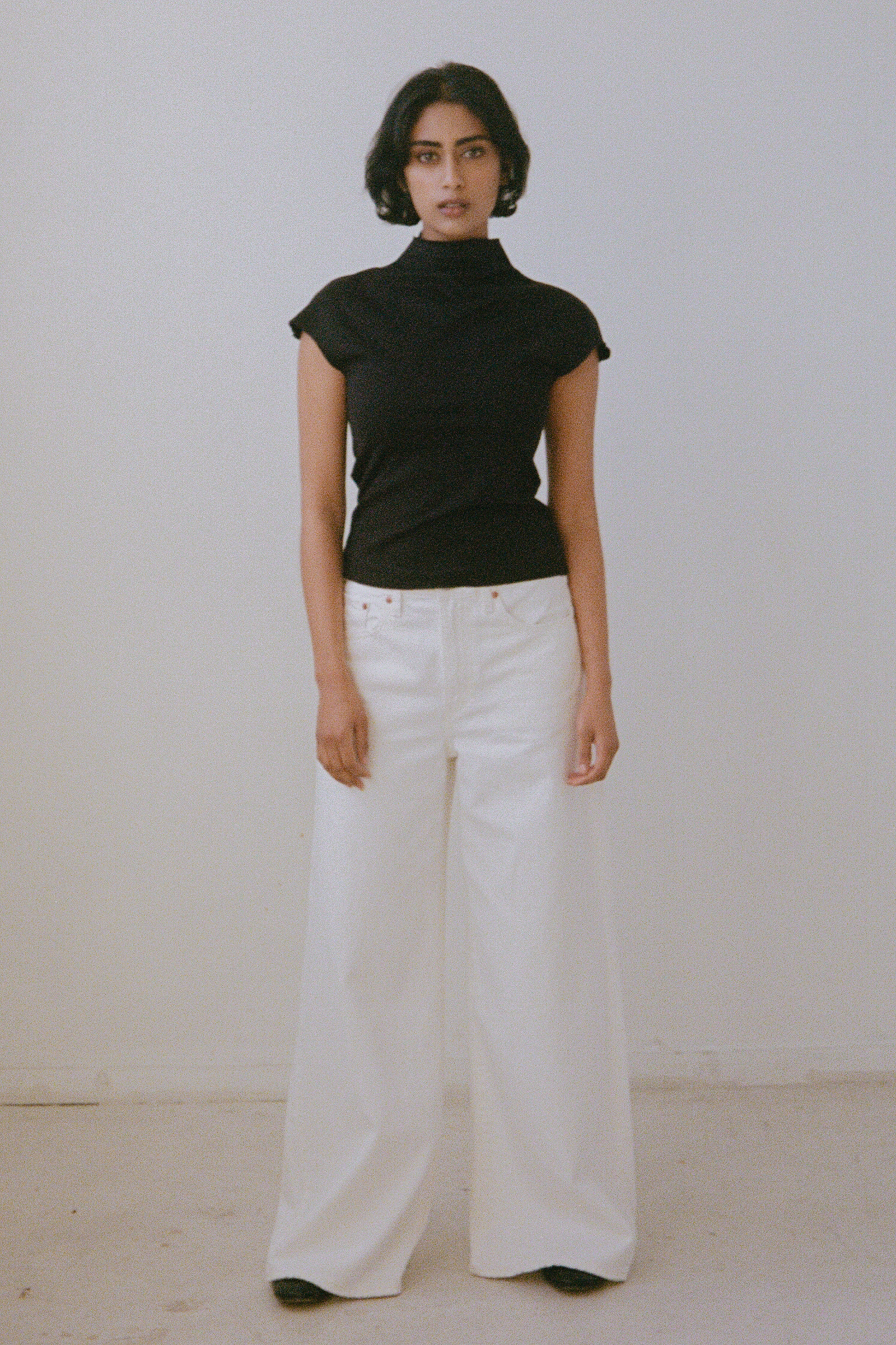 (Remnants) Essential Top in Crushed Black