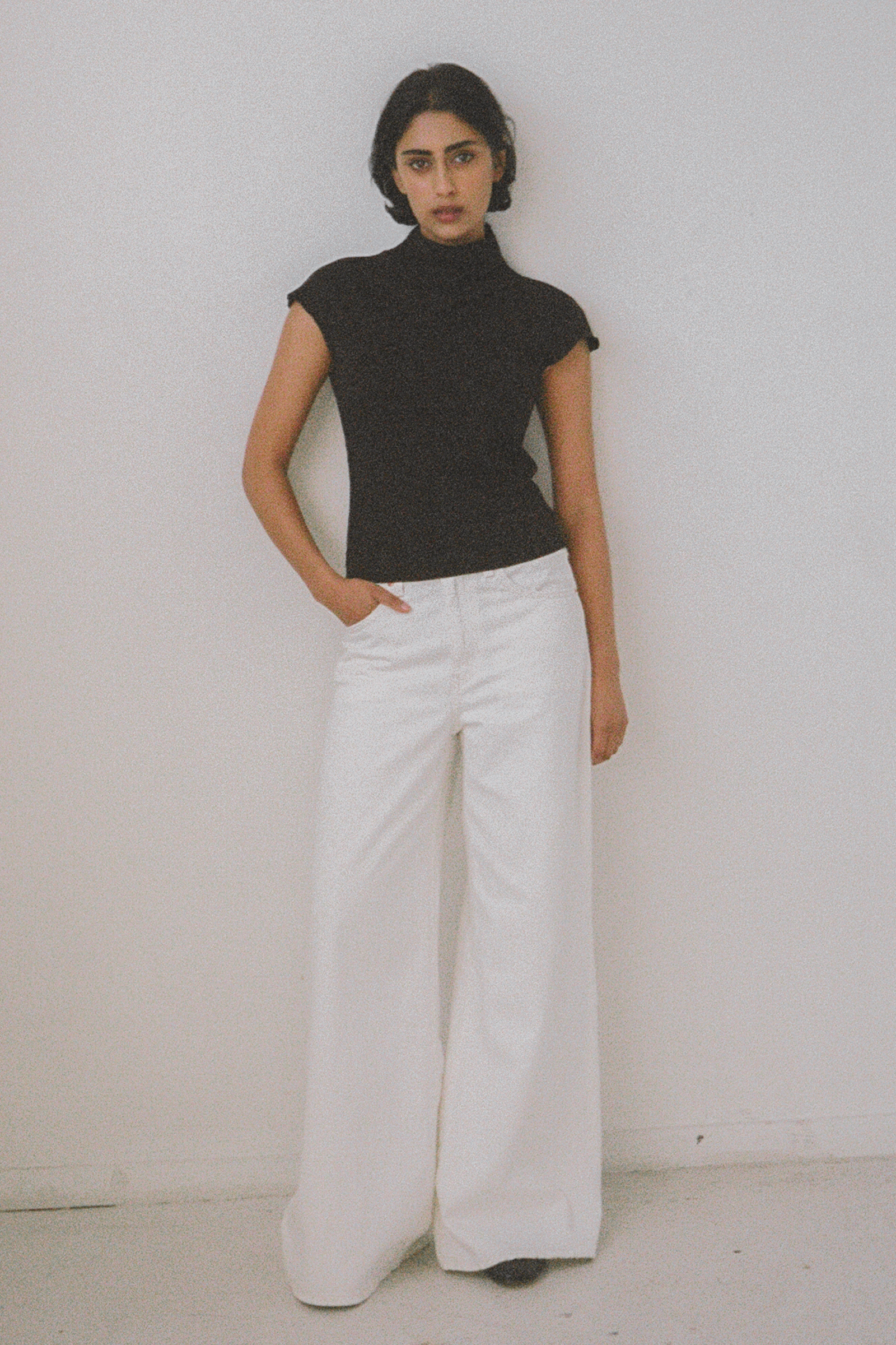 (Remnants) Essential Top in Crushed Black