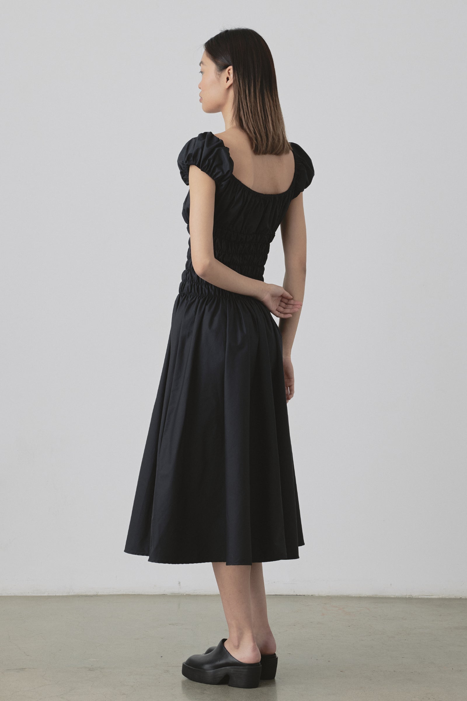 Scrunch Dress in Black