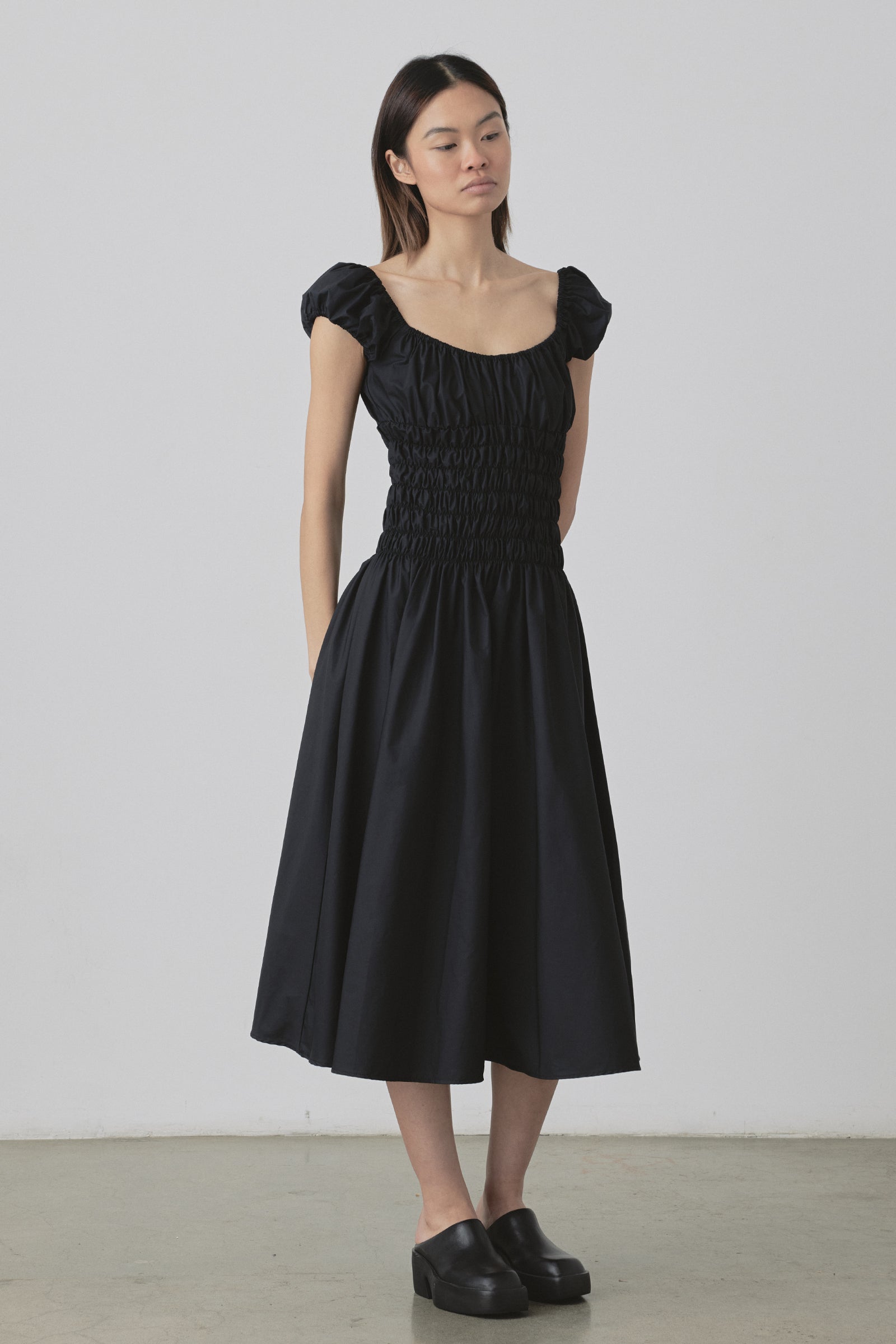 Scrunch Dress in Black