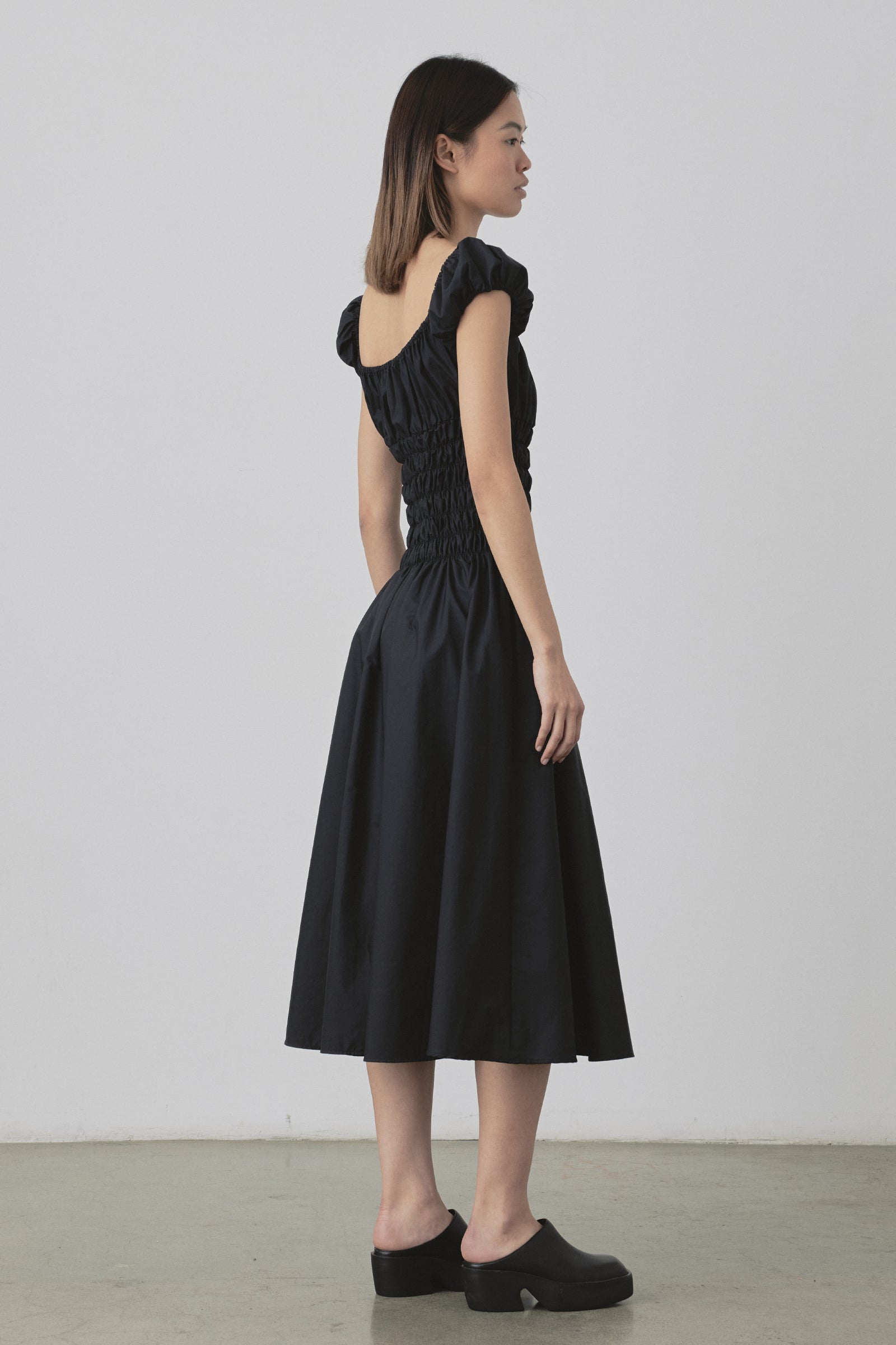 Scrunch Dress in Black