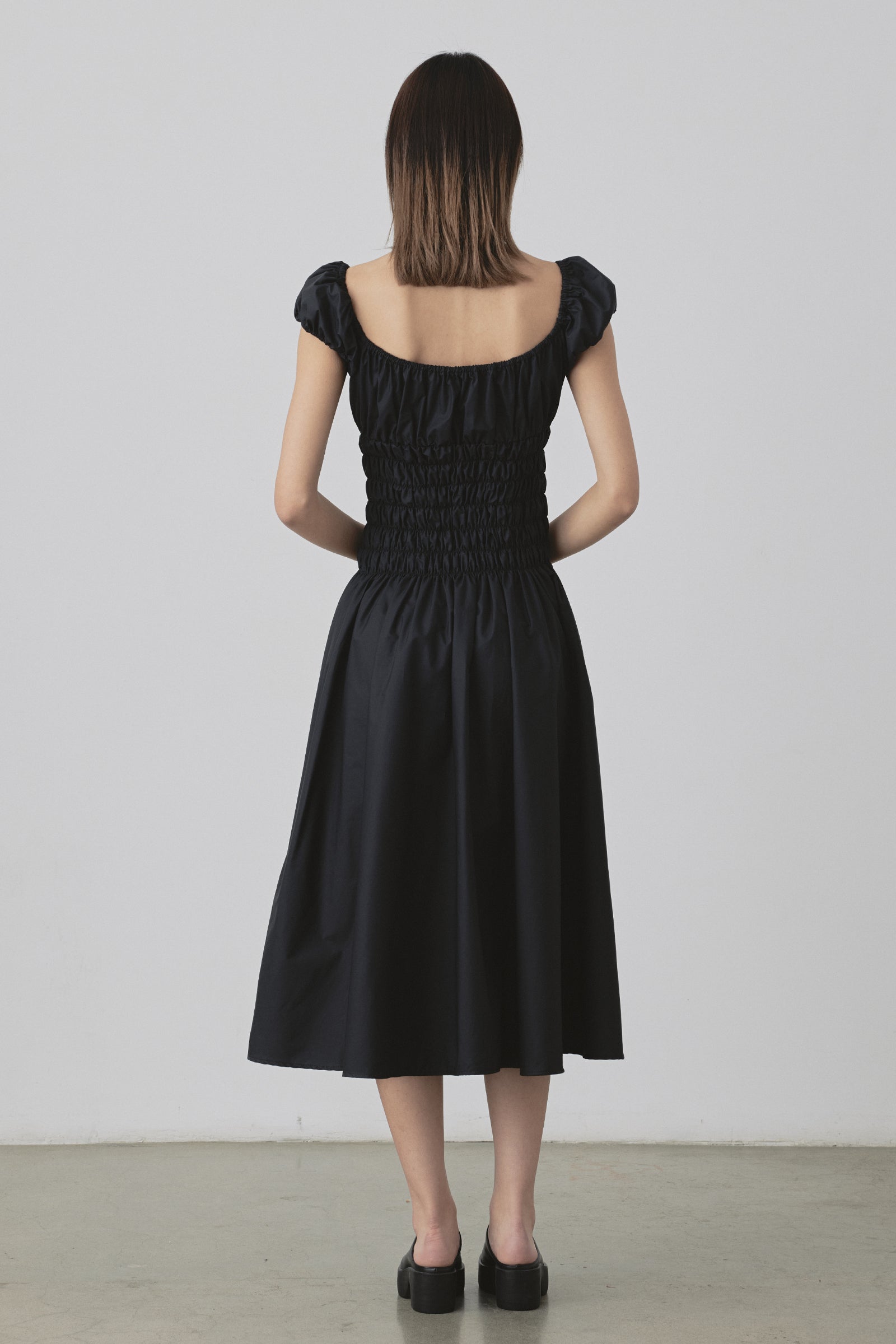 Scrunch Dress in Black