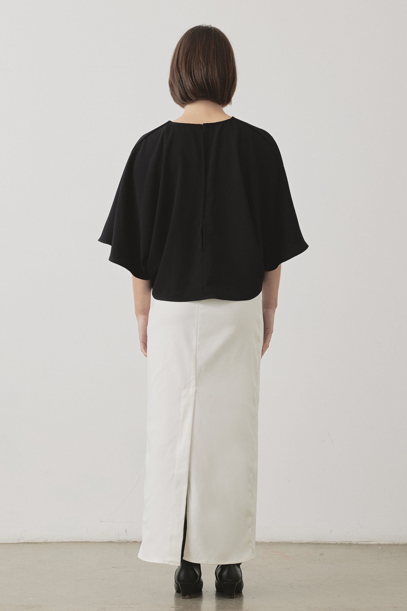 Swirl Top in Black