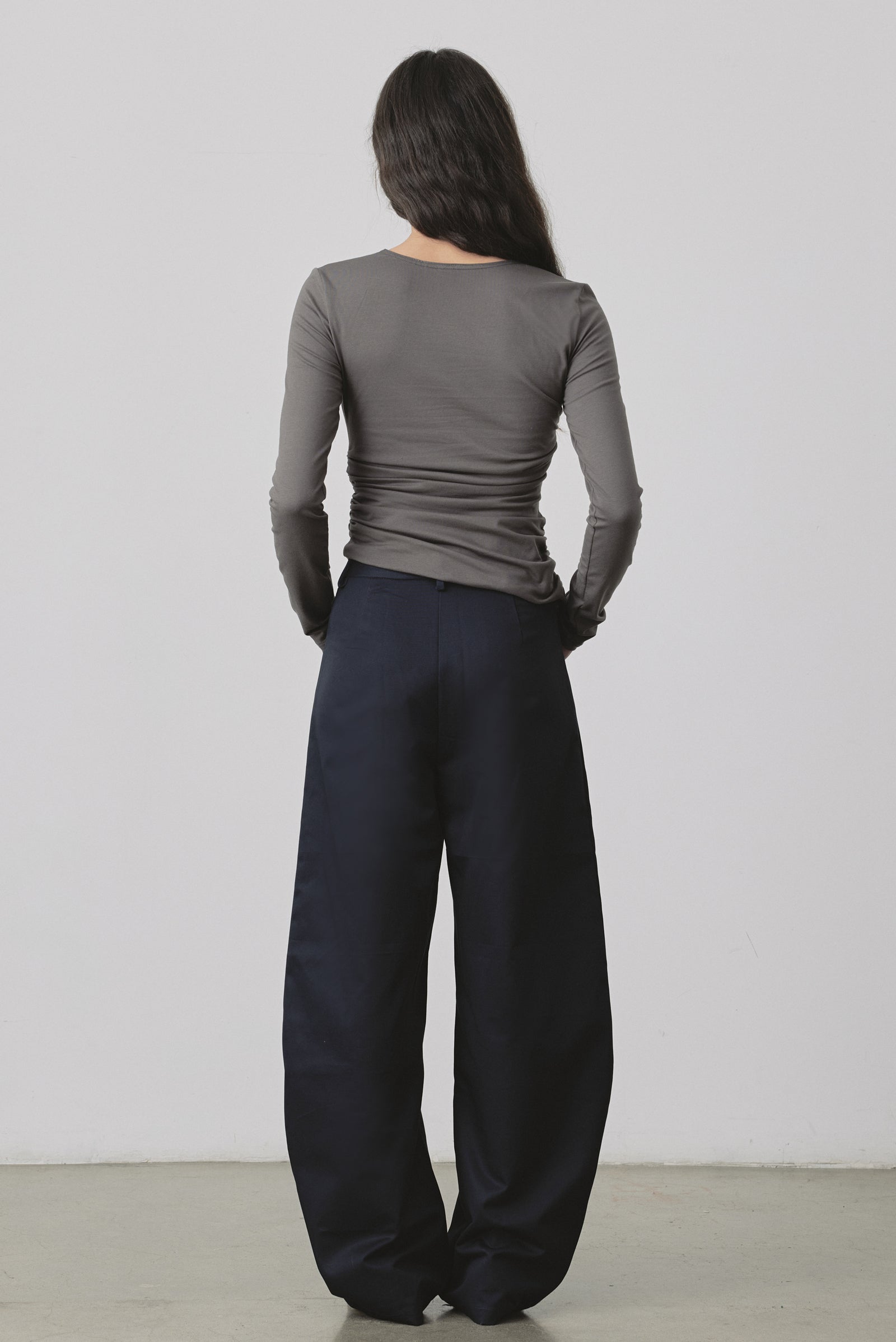 Barrel Trouser in Navy