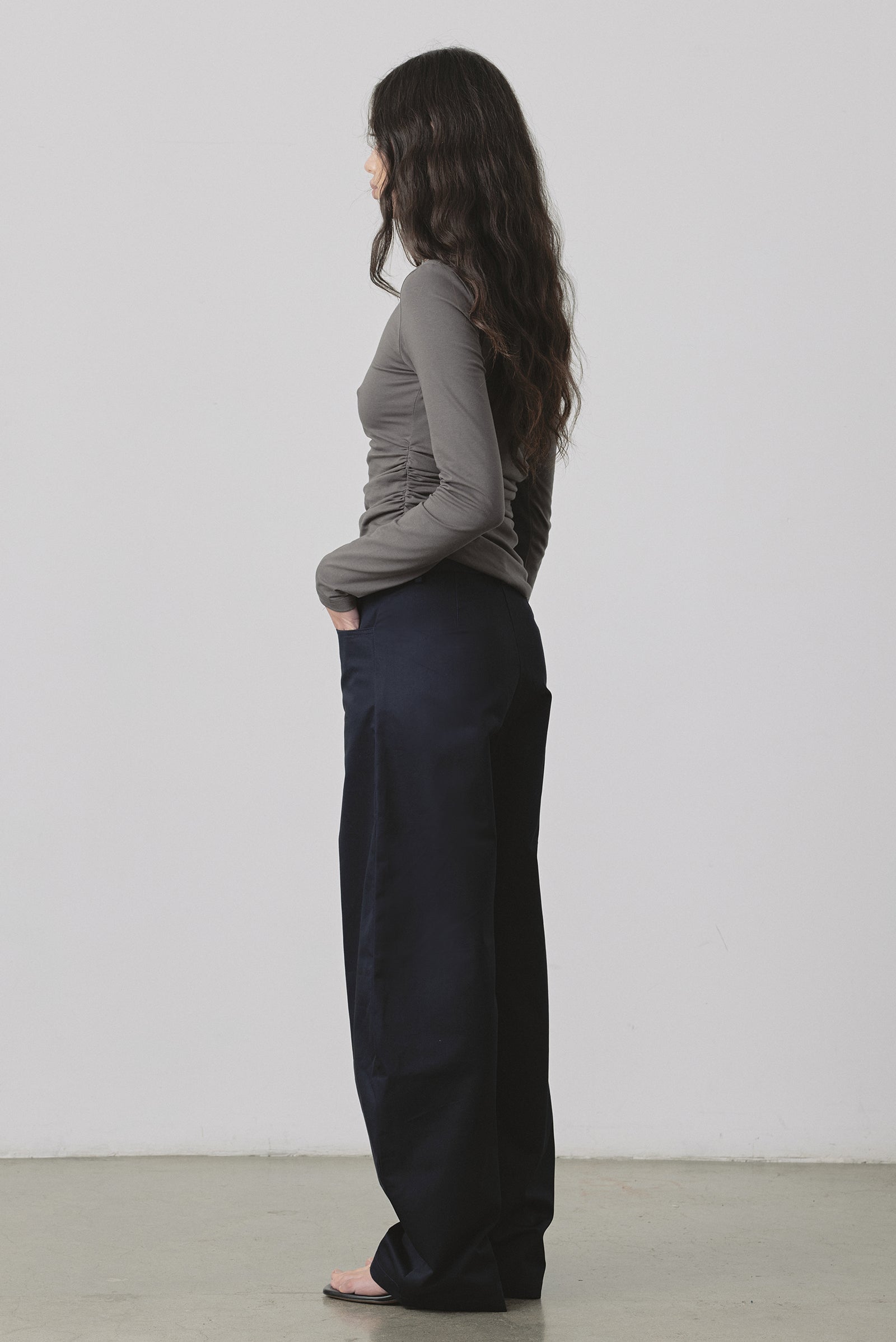 Barrel Trouser in Navy