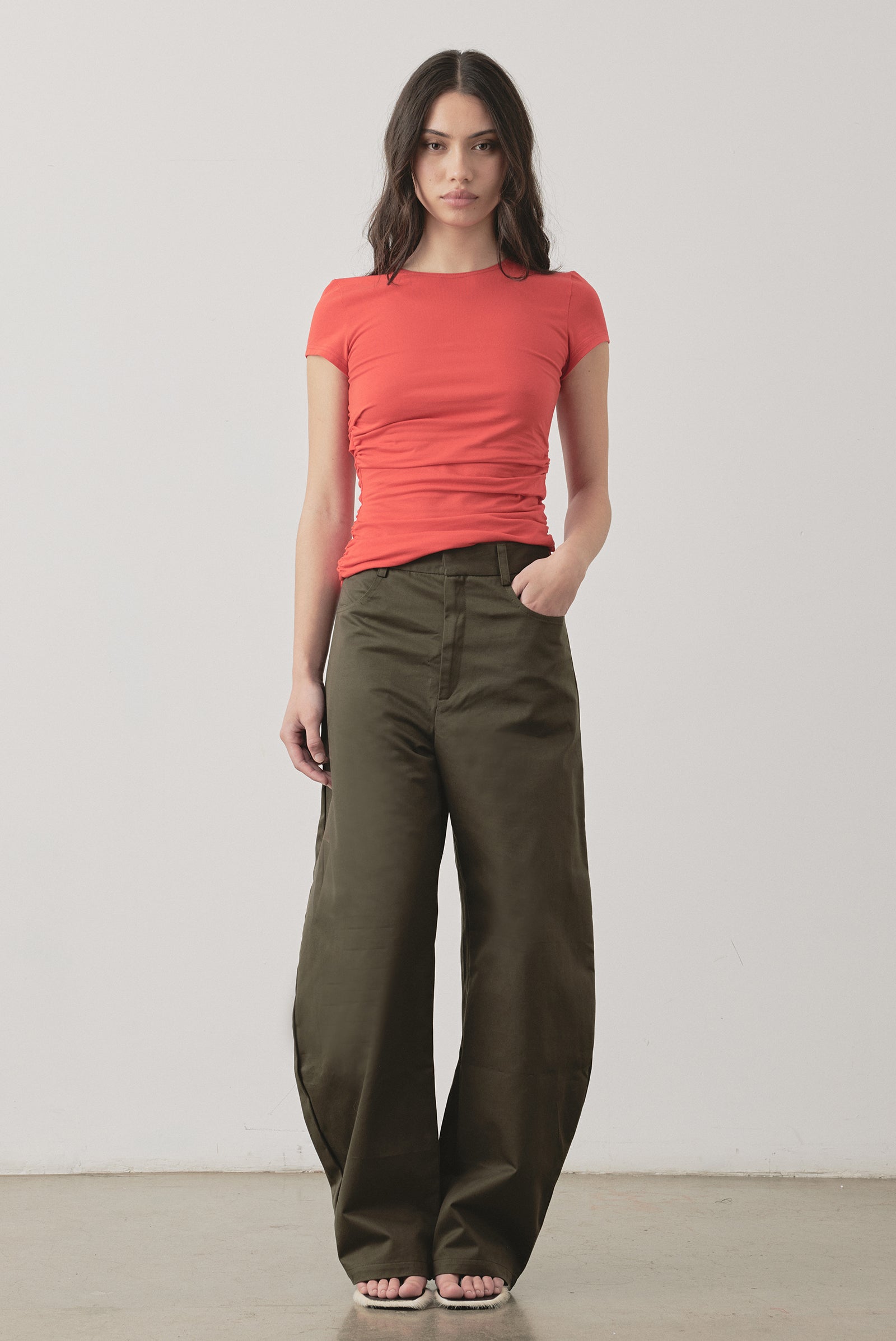 Pantalon à jambe large kaki